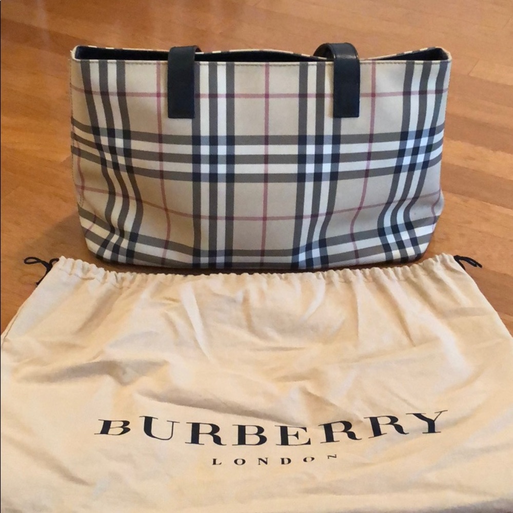 Burberry purse